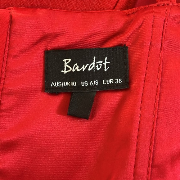 Red formal top - Picture 4 of 4